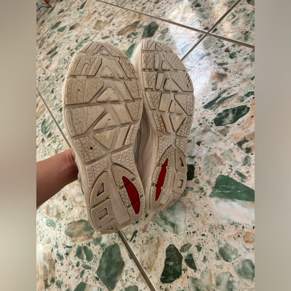 Fila Shoes Size 6 - Picture 9 of 10